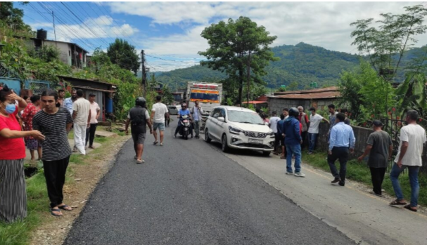 पोखरामा टिप्परले  ठक्कर दिदा स्कुटरमा सबार  महिलाको मृत्यु