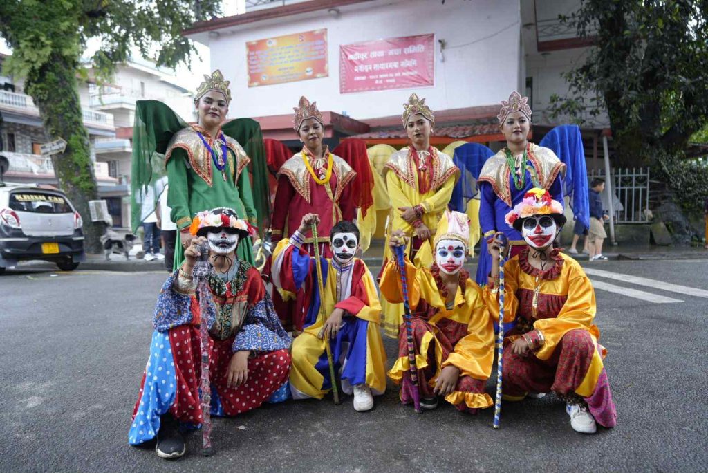 नदिपुरमा तायमचा नाच देखाइयो