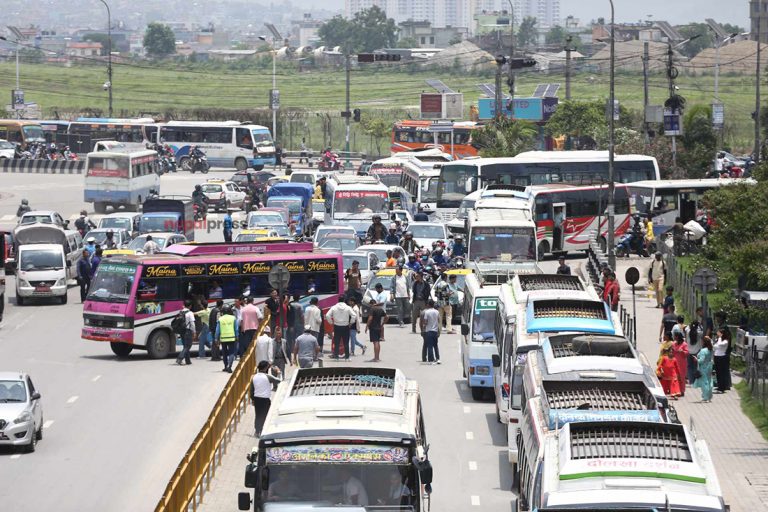 सार्वजनिक यातायात देशभर सञ्चालन गर्ने निर्णय 
