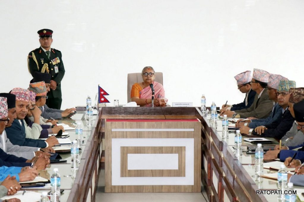 मन्त्रिपरिषद् विस्तार : ओम प्रकाश अर्याल गृह तथा कानुन,कुलमानलाई ऊर्जा,रामेश्वर खनाल अर्थ मन्त्रालयको जिम्मा