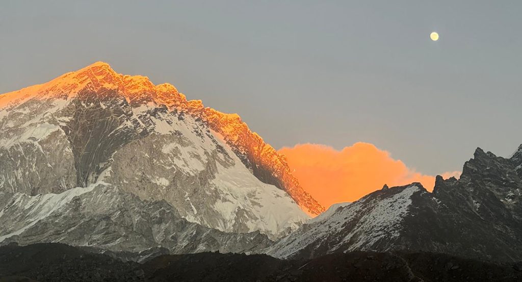 खुम्बुमा  हिमपात