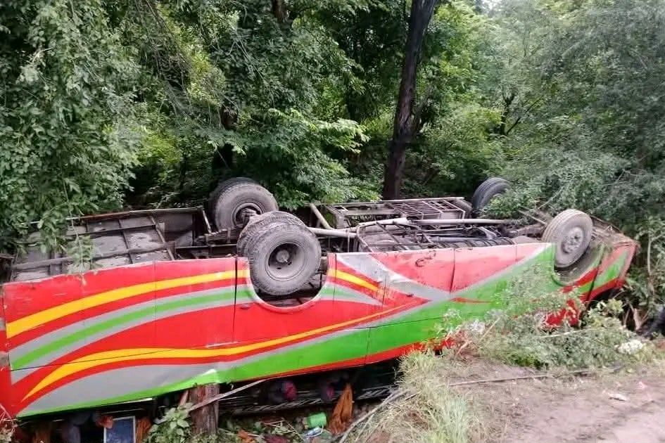 कपिलवस्तुमा बस दुर्घटना, ३६ जना घाइते