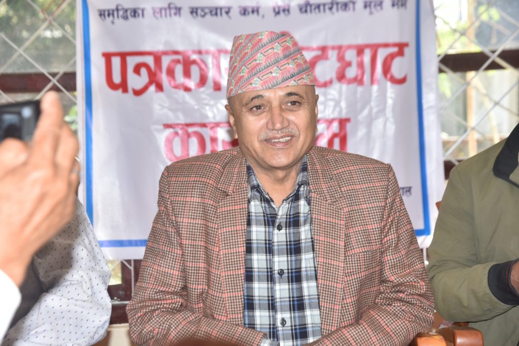 निर्वाचित सरकार ढालेर सुशीला कार्की प्रधानमन्त्री बनाउनु प्रतिगमन हाे- एमाले स्थायी कमिटी सदस्य खगराज अधिकारी