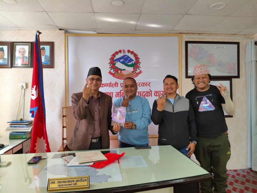 ७७ जिल्लाको सुन्दरता एकै पुस्तकमा: ‘नेपाल कला यात्रा’ कर्णालीबाट विश्वभरका १९७ भाषामा अनुवाद हुँदै