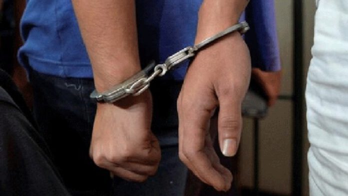 अवैध १५ लाख नगदसहित चार जना पक्राउ 