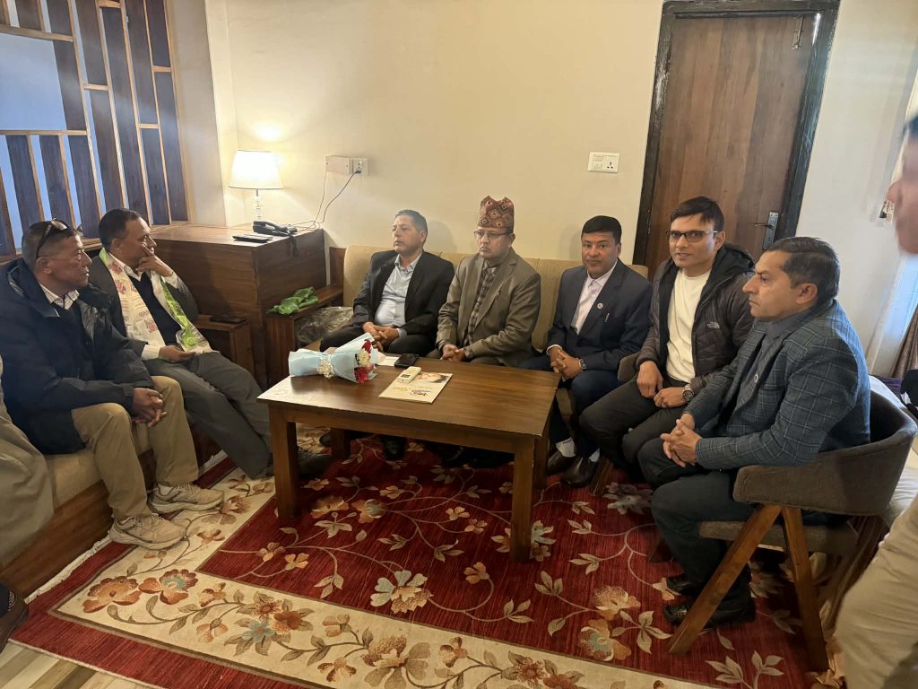 होटल संघद्वारा फेवा संरक्षणका लागि मन्त्री घिसिङको ध्यानाकर्षण