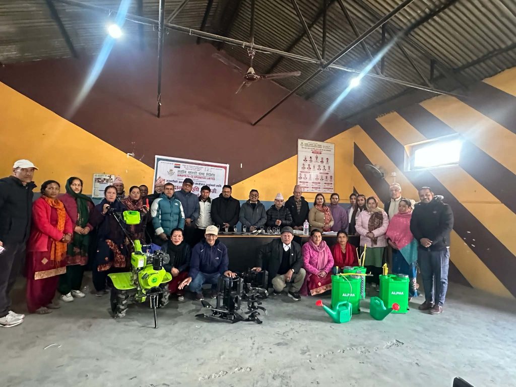५० प्रतिशत अनुदानमा कृषि सामग्री तथा औजार वितरण