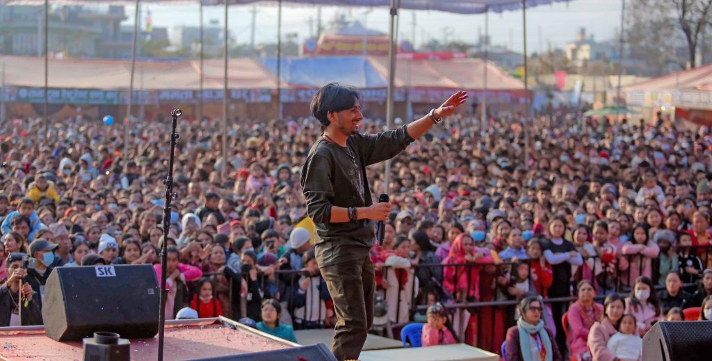 पोखरा महोत्सवः विद्यालय स्तरीय लोक नृत्य प्रतियोगिताको उपाधि कास्की मोडनाइज्डलाई