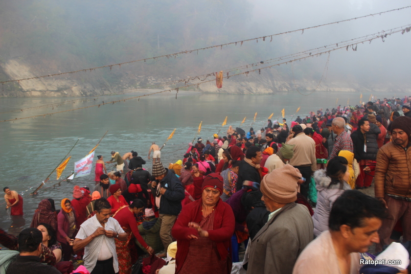 मकरस्नान गर्ने आउने भक्तजनलाई कालीगण्डकीमा निःशुल्क डुङ्गा