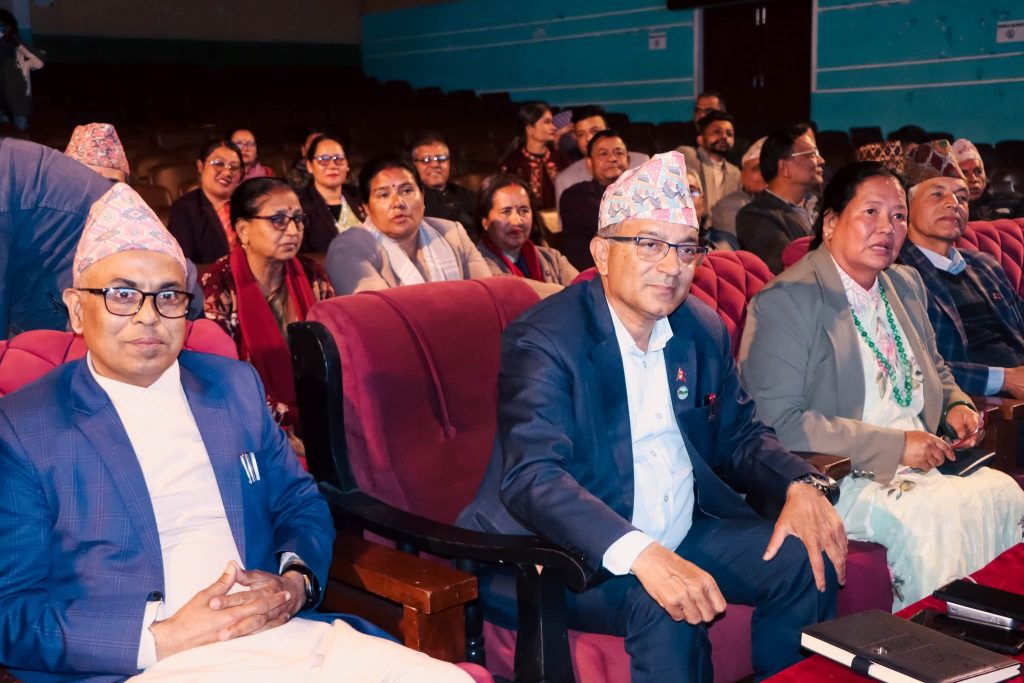 पोखराको फोहोर उठाउने विषयमा सर्वदलीय बैठक, शनिबार देखी फोहोर उठाउने मयेर धनराज आचार्यको भनाई