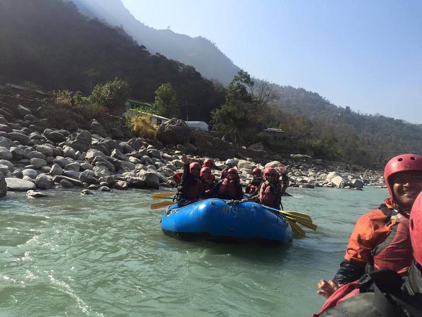 सेती र कर्णाली नदीमा जलयात्रा उत्सव
