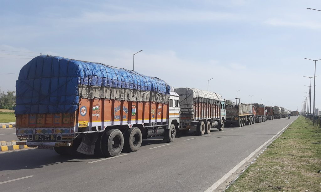 विश्व बैंकको प्रतिवेदनः मध्यपूर्व द्वन्द्वले नेपालका चार क्षेत्रमा असर, रेमिट्यान्स र इन्धन उच्च जाेखिममा