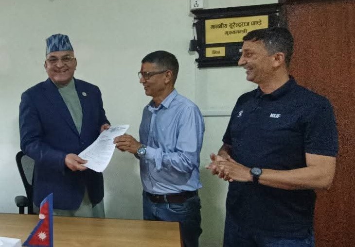 नेपाल पत्रकार महासंघ गण्डकी प्रदेशले बुझायाे मुख्यमन्त्रीलाई ज्ञापनपत्र