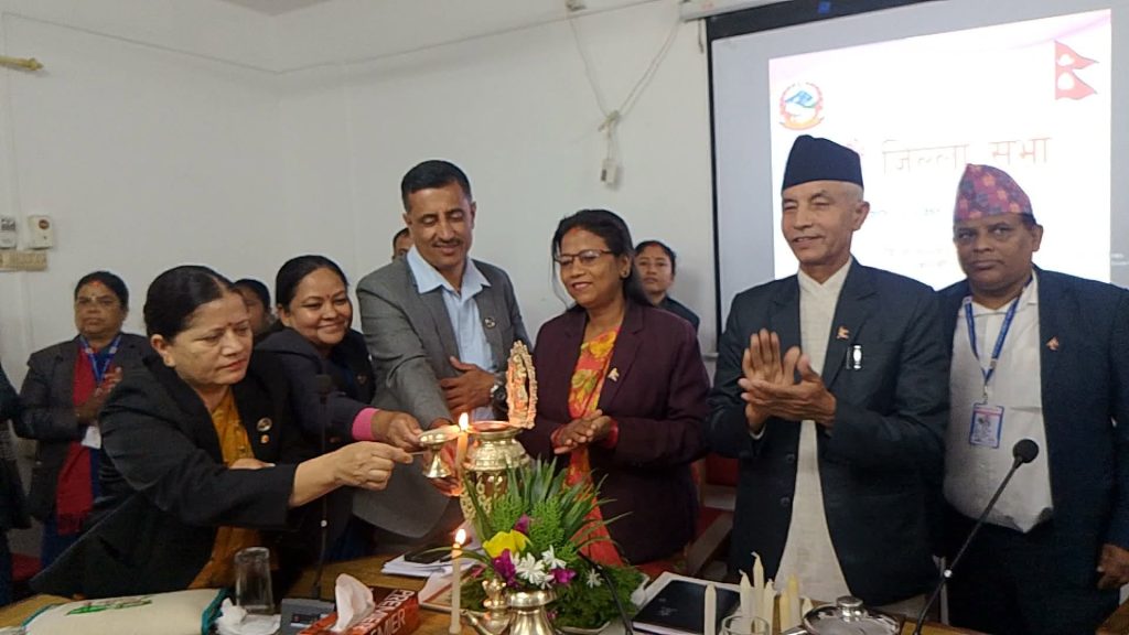 कास्कीको नवौं जिल्ला सभा ,  अनुगमनकारी संस्थाका रुपमा जि.स.स.लाइ थप सुदृढ गर्ने गरी संविधान संसोधन गर्न माग