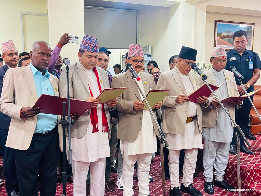 लुम्बिनी प्रदेशका ५ नयाँ मन्त्रीले लिए शपथ