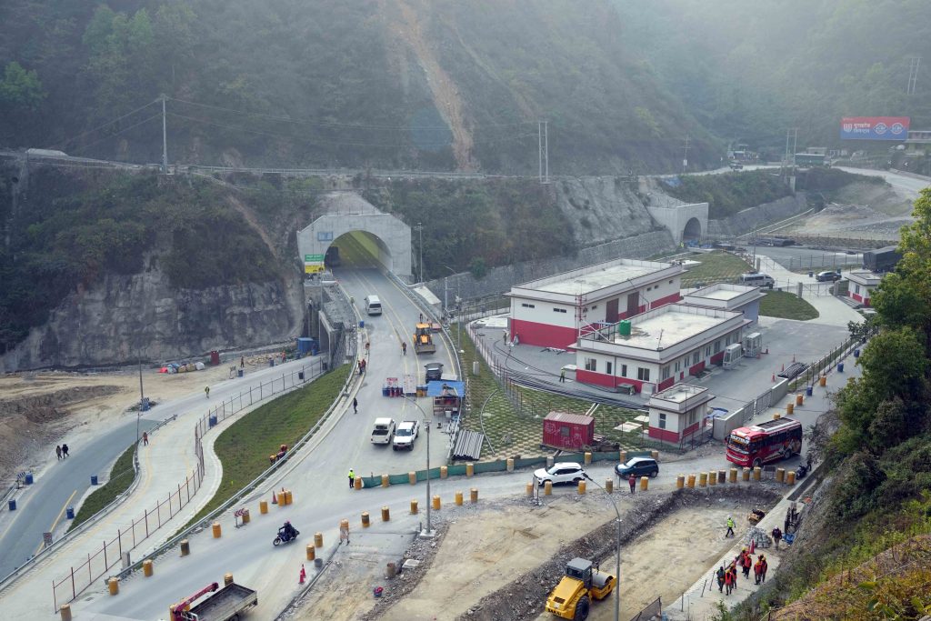 नागढुङ्गा सुरुङमार्ग साउनदेखि सञ्चालनको तयारी, यस्तो छ सवारी गुडाउँदाको शुल्क