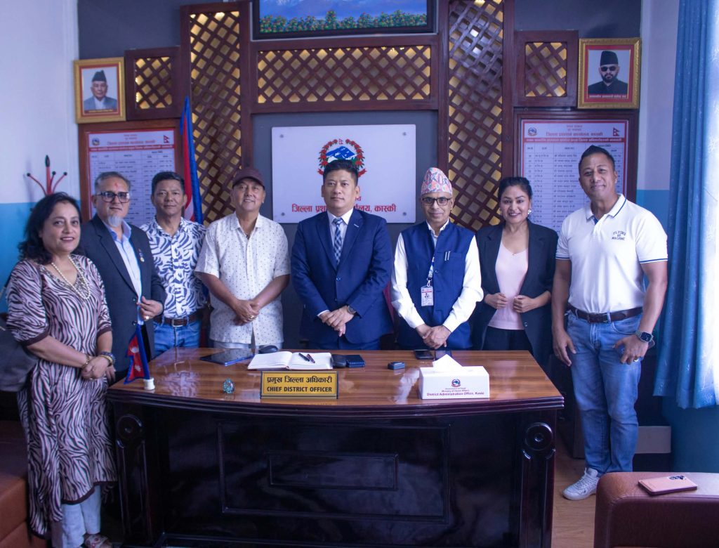 भोटेकोशी बाढीपीडितका लागि सिटीवान टेलिभिजनको १ लाख ११ हजार १ सय ११ रुपैयाँ सहयोग