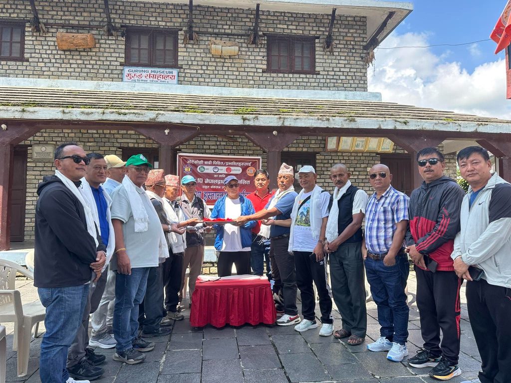 बाढी पीडितका लागि मोहोरियाबाट १ लाख २६ हजार १५ रुपैया राहत तमु धिंमा हस्तान्तरण