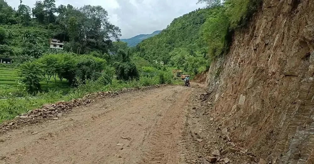नयाँपुल–बिरेठाँटी–घान्द्रुक सडकमा पूर्ण रुपमा यातायात सेवा सञ्चालन