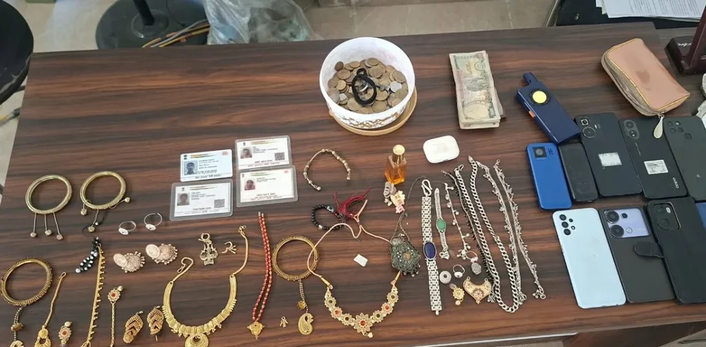 सांसदको डेराबाट चोरी गर्ने ४ जनाको साथबाट ठुलो परिमाणमा सुनचाँदीका गहना बरामद